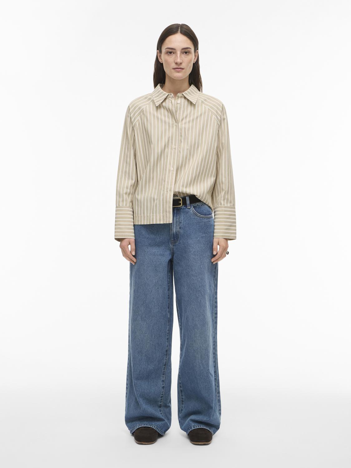 model_shot-front_full